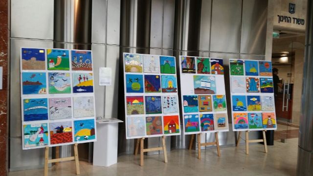 תערוכה במשרד החינוך תלמידי נתניה מציגים: "תרבות ישראל מדברת אומנות" 