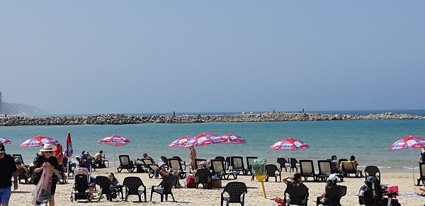 חוף הים בנתניה | צילום: עיריית נתניה עונת הרחצה תפתח בנתניה ביום שבת  