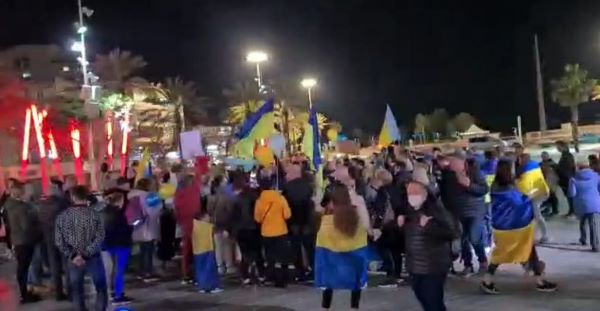 הפגנה בנתניה צפו - הפגנת תמיכה באוקראינה מתקיימת בנתניה