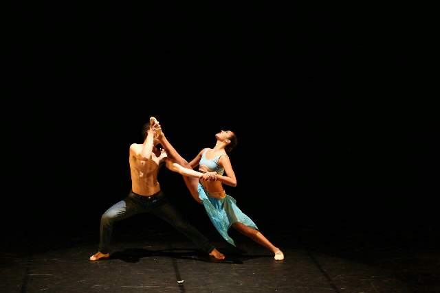יובל בוצ'ן ובן זוגה לריקוד ליאור פסטרנק יובל בוצ'ן זכתה במקום הראשון בתחרות ריקוד בספרד