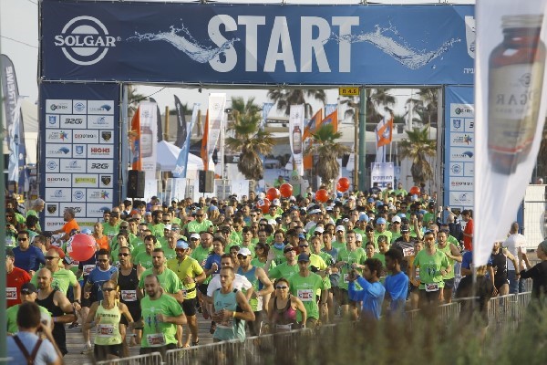 מרוץ חופים נתניה | צילום: נמרוד גליקמן 5,000 משתתפים במרוץ החופים ה-4 סולגאר נתניה 