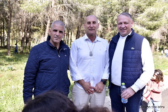 חדשות השרון - אלפים בטיול המוזיקלי המסורתי "בשביל הפריחה" ביער ראש העין