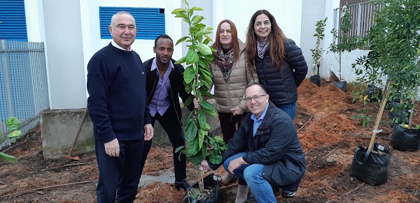 חברת EBAY ישראל תרמה שתילים לגינה במתנ"ס דורה