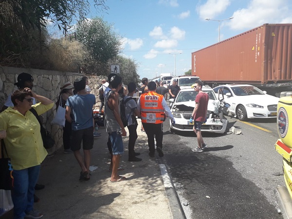 20 פצועים בתאונה בכביש החוף סמוך לבית ינאי