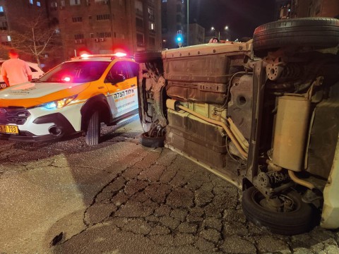  פצועה בינוני בתאונה עם מעורבות שני כלי רכב