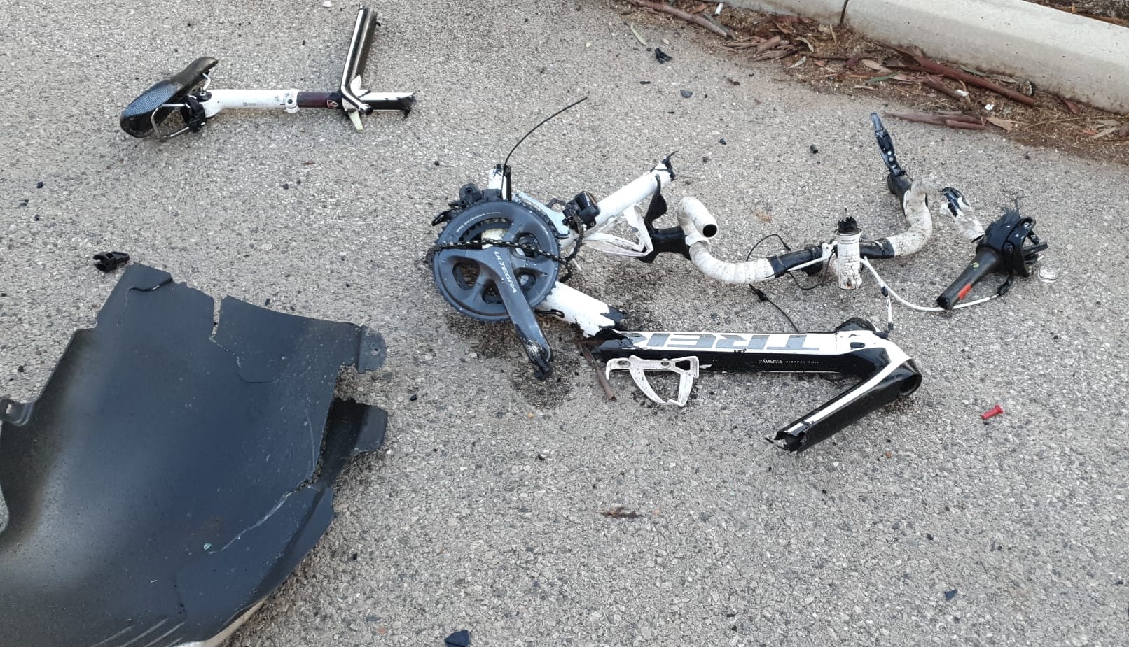 חדשות מקומיות - שני רוכבי אופניים נהרגו מפגיעת רכב בצומת הדרים