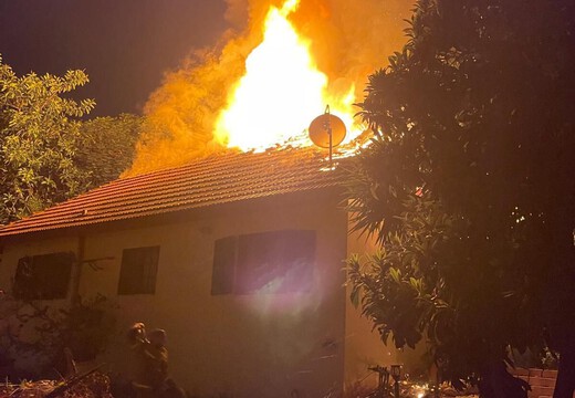  20 נפגעו משאיפת עשן בשריפה שפרצה בנתניה