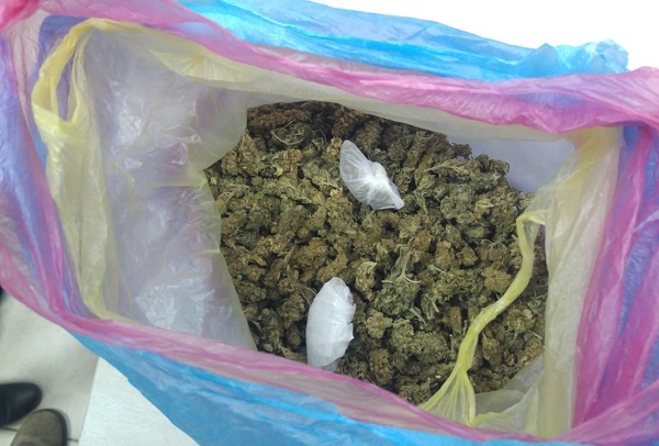 צילום: דוברות המשטרה סוחר סמים בן 17 מכר סמים לתלמידים