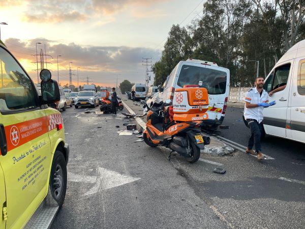  בית ליד: 14 פצועים בתאונה בין שני כלי רכב