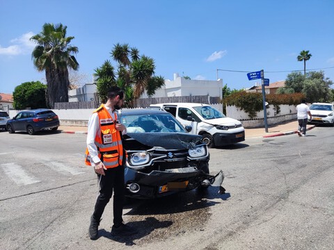  שתי פצועות בתאונה  ברחוב הגדוד העברי בנתניה