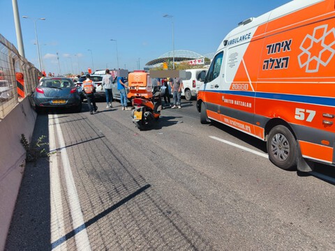  תאונה מעורבות חמישה כלי רכב סמוך לגשר האר"י