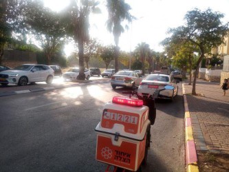 נתניה: הולכת רגל נפגעה מרכב - מצבה בינוני