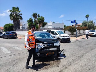 שתי פצועות בתאונה  ברחוב הגדוד העברי בנתניה