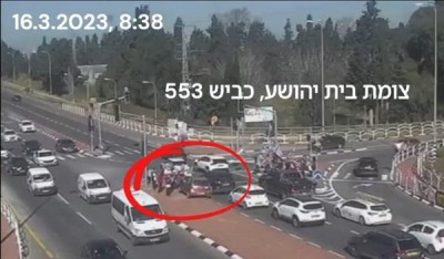 צפו: ניסה לעקוף חסימת הכביש וכמעט דרס מפגינים