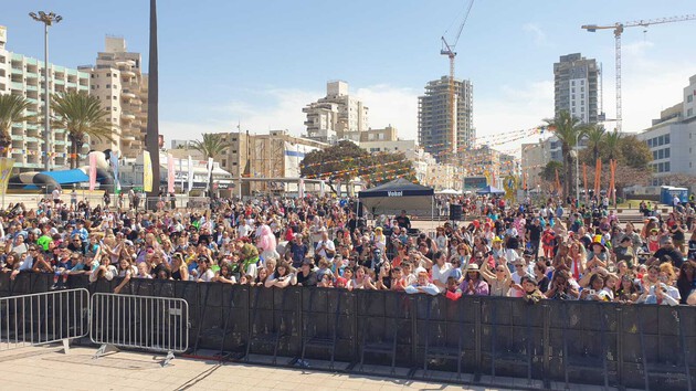 אירועים בנתניה והסביבה -  תיעוד חגיגות פורים 2025 בנתניה: ממלכת גיבורי-העל הגיעה לעיר