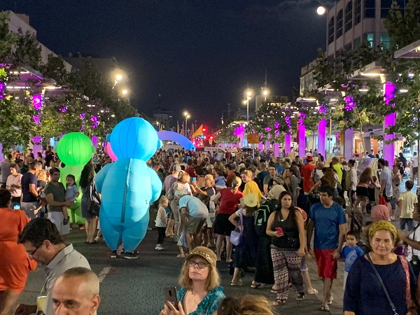 פסטיבל הליצנות בנתניה  אלפים הגיעו לפסטיבל נתניה הבינלאומי לתיאטרון רחוב וליצנות 