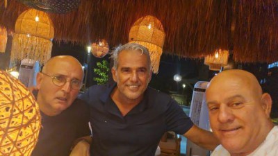 אמנון סעדון נצפה עם חבריו במסעדת פורמנ'ס בנתניה