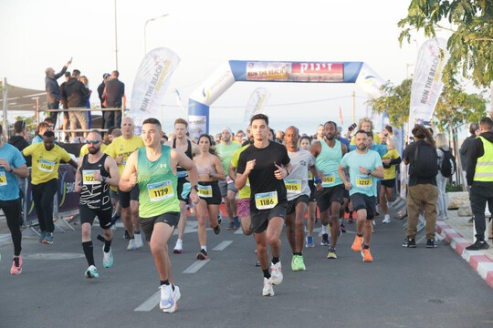 חדשות ספורט - למעלה מ-1,000 משתתפים במרוץ חופים נתניה 2024